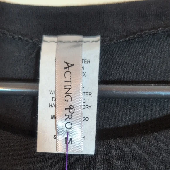 Acting Pro Long Sleeve Top NWT Size M - Picture 2 of 6